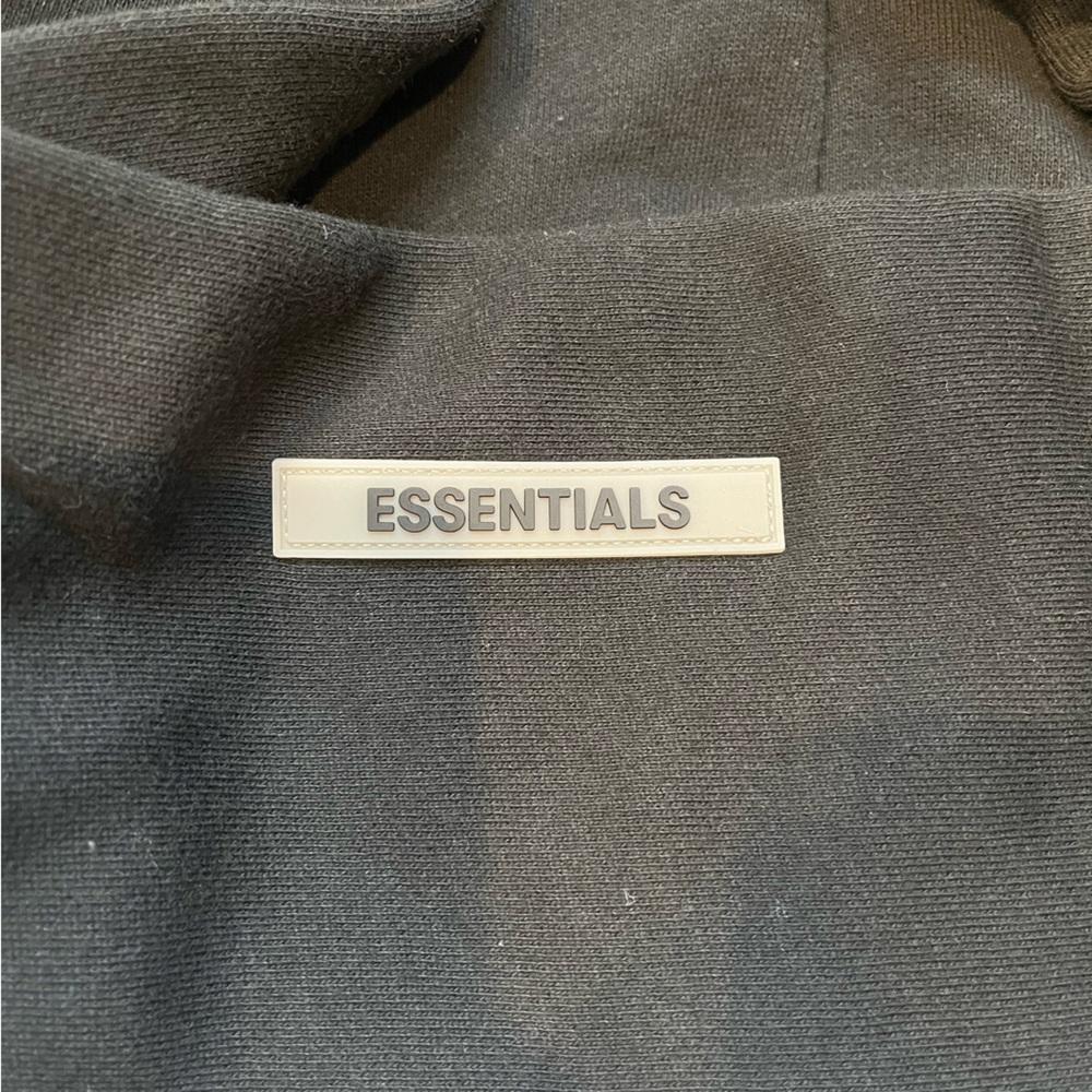 New FOG essentials hoodie - Picture 3 of 3